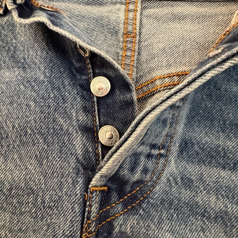 Levi's 501 Original Distressed Denim Shorts - Size 28 - Vintage Look - Picture 4 of 12